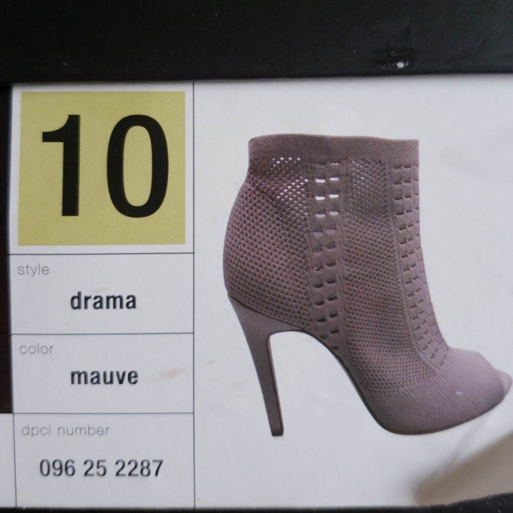 Shoes - Picture 6 of 6